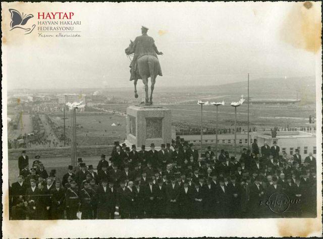 Atatürk’ün Cenazesinden Bilinmeyen Görüntüler